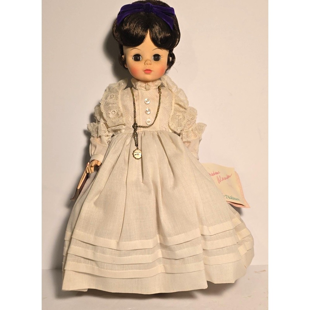Madame Alexander Emily Dickinson 14" Collector Doll 1587 w/ Stand Book Box